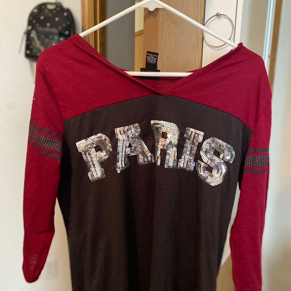Long sleeve athletic looking tee